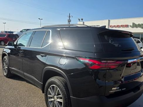 Used 2023 Chevrolet Traverse LT w/ Rear Camera Mirror Package AWD/4WD image 6
