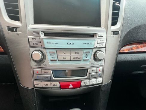 Used 2012 Subaru Outback 2.5i Limited AWD/4WD image 14