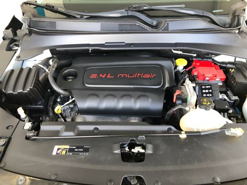 Used 2019 Jeep Compass Limited AWD/4WD image 3