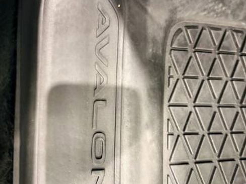 Used 2022 Toyota Avalon XLE w/ Moonroof Package image 21