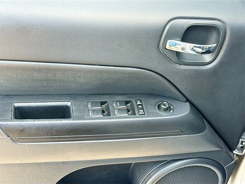 Used 2017 Jeep Patriot Latitude image 19