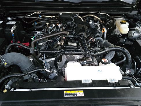 Certified 2025 Toyota Tacoma TRD Sport image 27