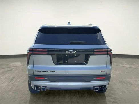 Used 2024 Chevrolet Traverse Z71 w/ Enhanced Driving Package image 7