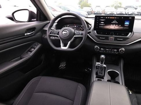 Certified 2025 Nissan Altima 2.5 SV w/ SV Premium Package FWD image 25