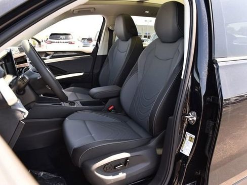 New 2026 Volkswagen Tiguan SE AWD/4WD image 19