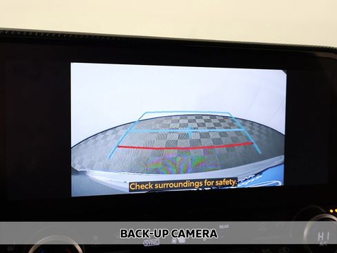 Used 2025 Toyota Highlander XSE image 6