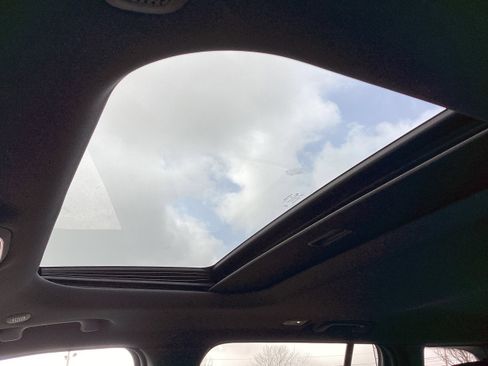 Used 2024 Jeep Grand Cherokee Altitude image 17