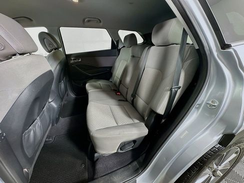 Used 2017 Hyundai Santa Fe SE image 27