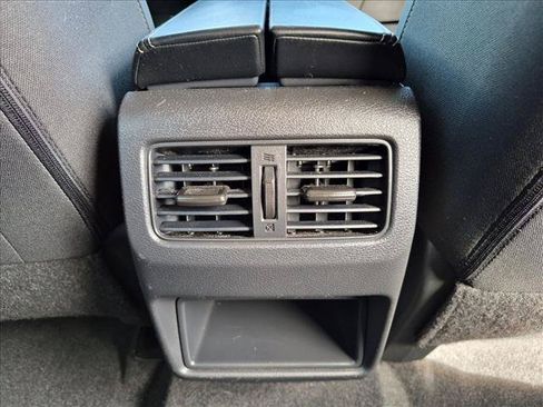 Used 2024 Nissan Rogue S AWD/4WD image 23