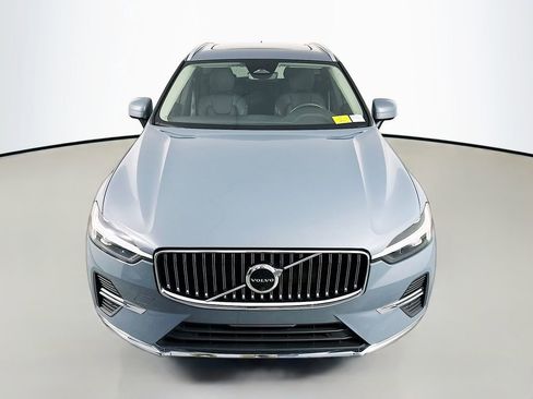 Used 2023 Volvo XC60 B5 Plus FWD image 2