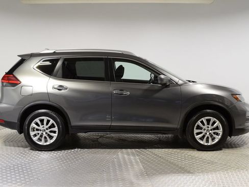 Used 2017 Nissan Rogue SV AWD/4WD image 2