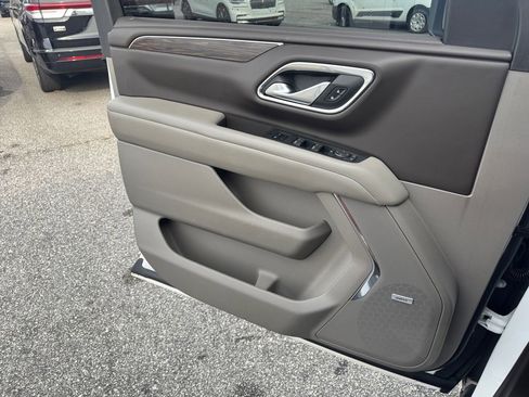 Used 2022 Chevrolet Suburban LT image 20