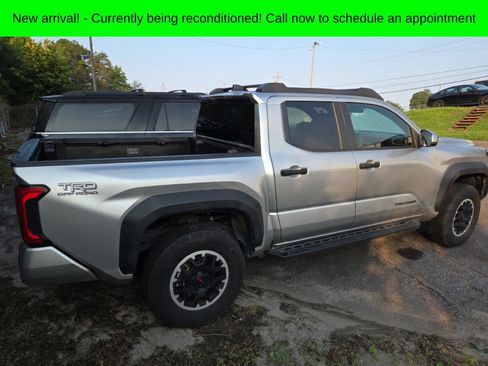 Used 2024 Toyota Tacoma TRD Off-Road AWD/4WD image 4