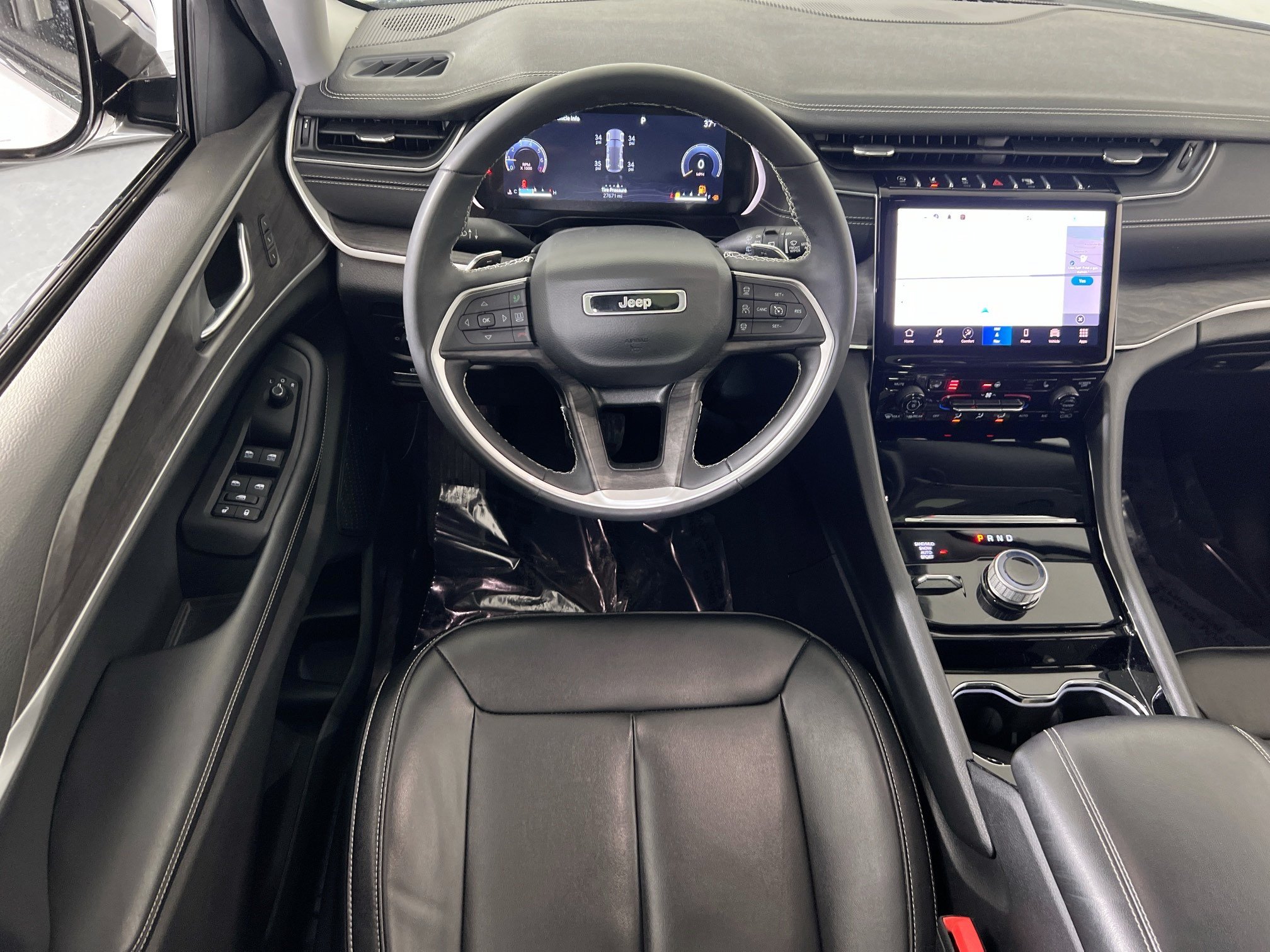 Used 2023 Jeep Grand Cherokee Limited AWD/4WD image 23