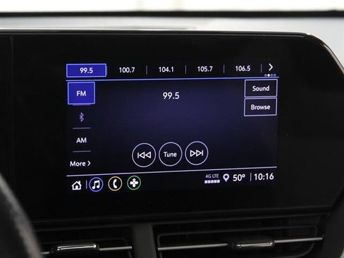 Used 2024 Chevrolet Trax RS w/ Sunroof Package image 11