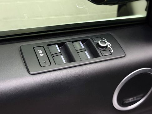 Used 2017 Land Rover Discovery HSE Luxury image 14