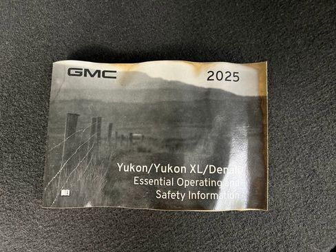 Used 2025 GMC Yukon Denali AWD/4WD image 29
