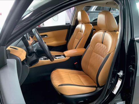 Used 2021 Nissan Sentra SV w/ SV Premium Package image 11