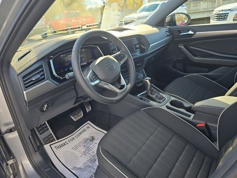Used 2024 Volkswagen Jetta Sport image 3