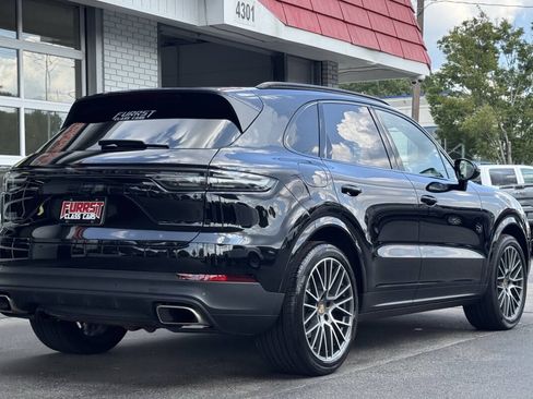Used 2020 Porsche Cayenne AWD/4WD image 3