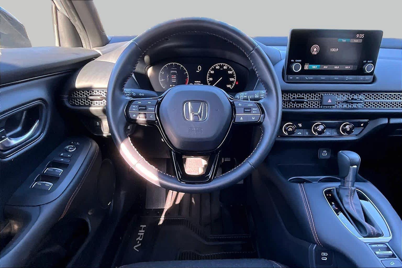 Certified 2025 Honda HR-V Sport image 6