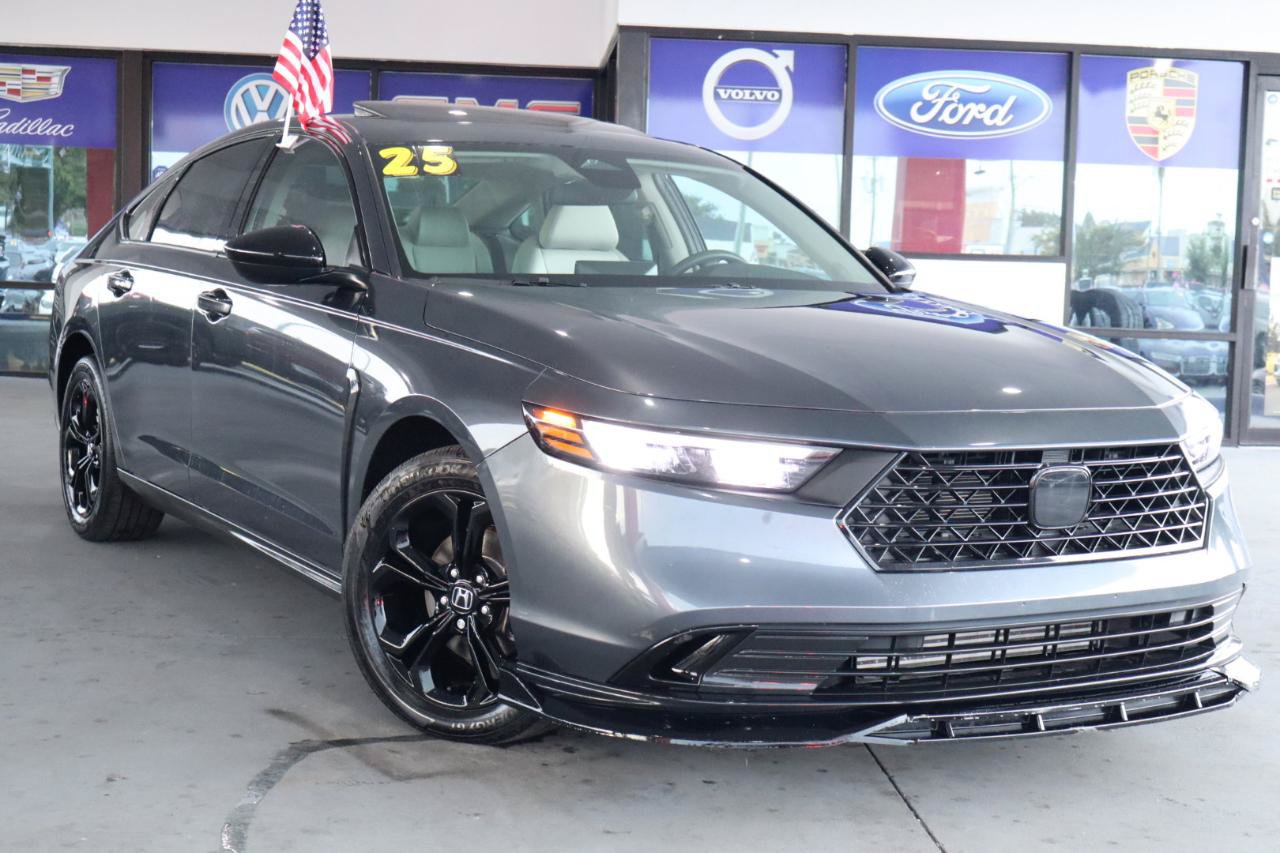 Used 2025 Honda Accord SE image 2