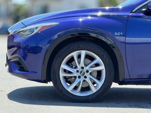 Used 2017 INFINITI QX30 w/ Cargo Package FWD image 7