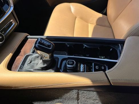 Used 2018 Volvo S90 T5 Momentum w/ Convenience Package AWD/4WD image 21
