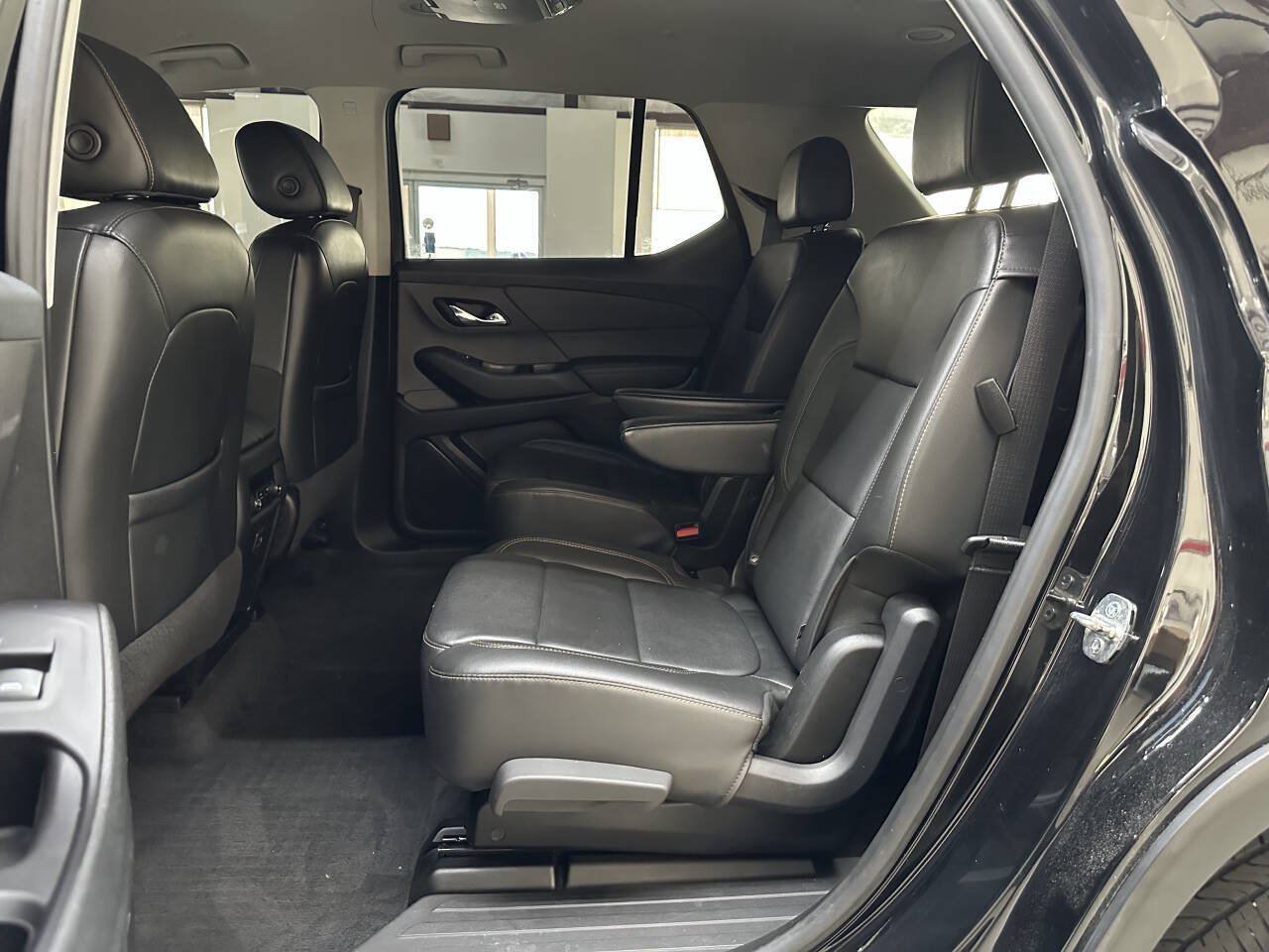 Used 2019 Chevrolet Traverse LT w/ LPO, Floor Liner Package FWD image 13