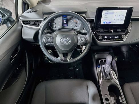 Used 2025 Toyota Corolla LE FWD image 18