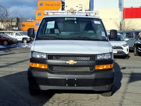 Used 2025 Chevrolet Express 2500 Extended w/ Communications Package image 2