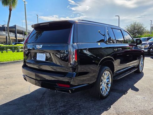 Used 2023 Cadillac Escalade ESV Premium Luxury AWD/4WD image 10
