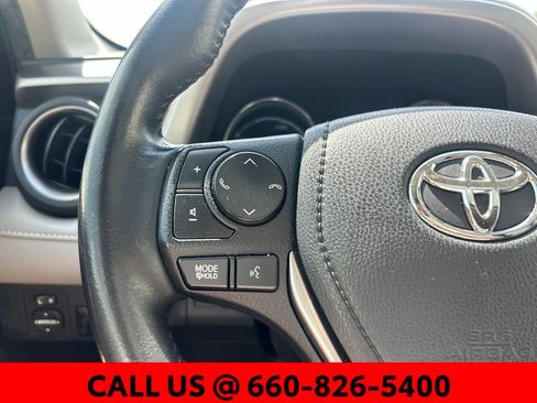 Used 2018 Toyota RAV4 Limited AWD/4WD image 15