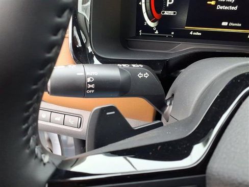 New 2026 Nissan Pathfinder Platinum image 19