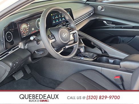 Used 2025 Hyundai Elantra SEL FWD image 10