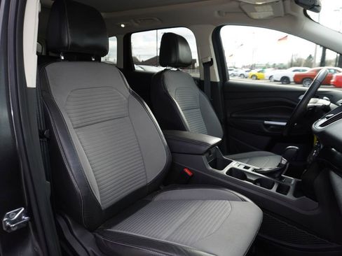 Used 2017 Ford Escape SE w/ Equipment Group 201A image 30