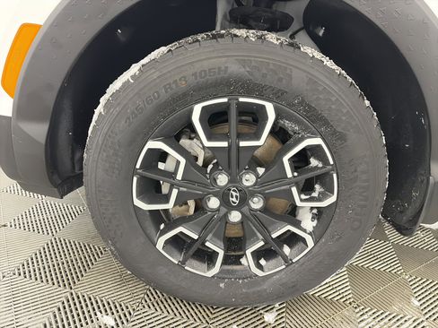 Certified 2023 Hyundai Santa Cruz SEL image 13