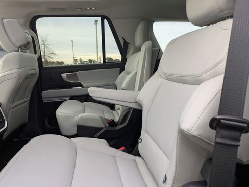 New 2026 Ford Expedition Platinum w/ Driver's Package image 16