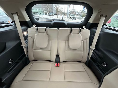 Certified 2022 Ford Explorer XLT w/ Equipment Group 202A image 19