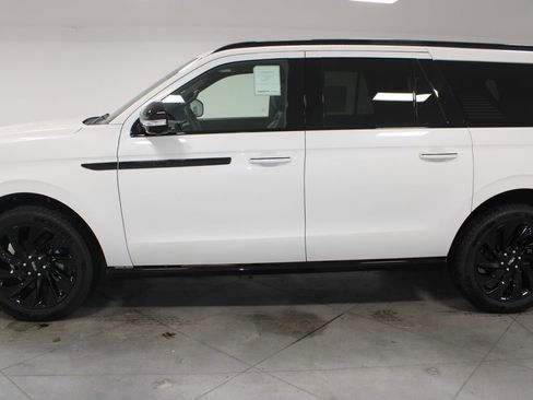 New 2025 Lincoln Navigator L Reserve w/ Jet Appearance Package image 5