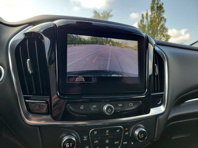 Used 2021 Chevrolet Traverse LT FWD image 21