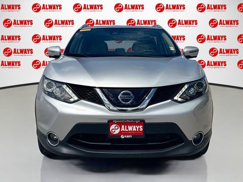 Used 2019 Nissan Rogue Sport SL w/ Premium Package FWD image 2