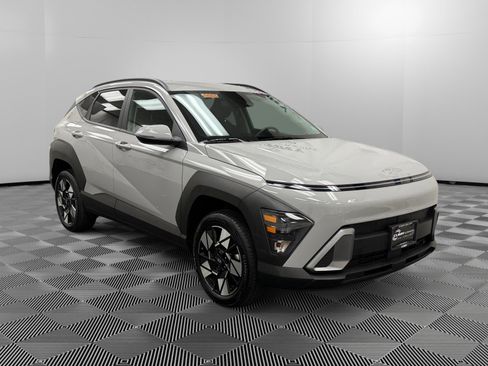 Certified 2025 Hyundai Kona SEL image 7