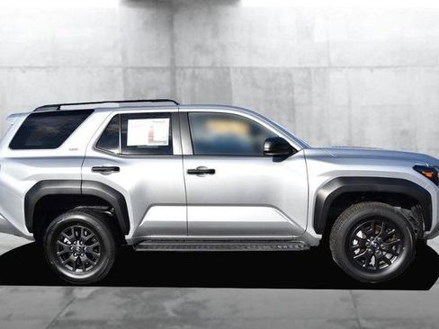 Used 2025 Toyota 4Runner 4WD image 5