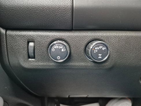 Used 2021 Chevrolet Colorado LT w/ Fleet Safety Package AWD/4WD image 17