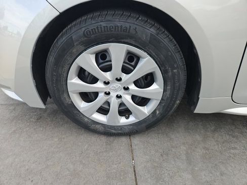 Used 2022 Toyota Corolla LE image 17