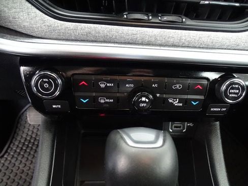 Used 2022 Jeep Compass Latitude w/ Sun and Sound Group AWD/4WD image 14