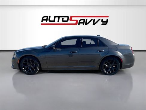 Used 2022 Chrysler 300 Touring L w/ Popular Equipment Group image 4