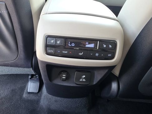 Used 2024 Hyundai Palisade Calligraphy FWD image 32