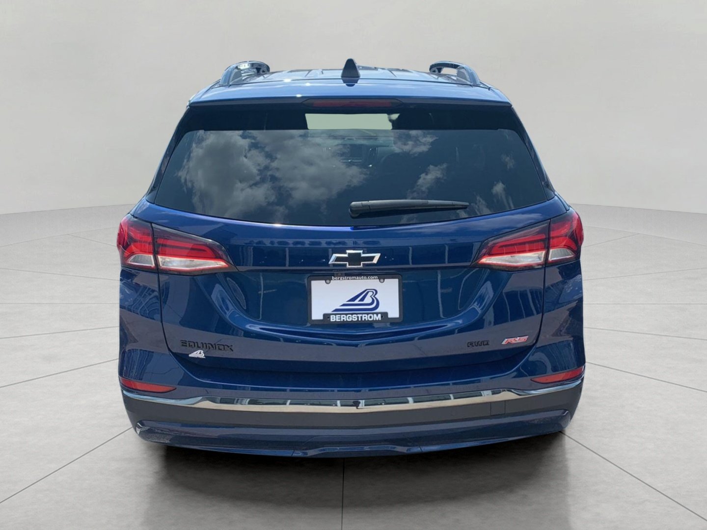 Used 2022 Chevrolet Equinox RS w/ LPO, Floor Liner Package AWD/4WD image 6